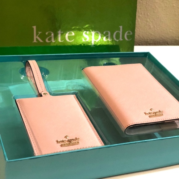 kate spade Accessories - KATE SPADE Passport and Luggage Tag gift set